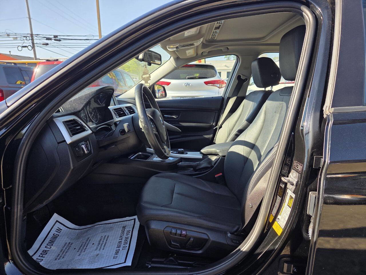 Used 2015 BMW 320i Sedan RWD image 13
