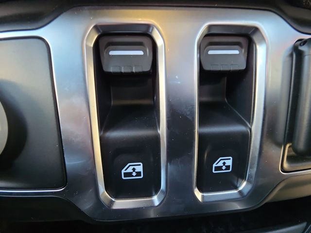 Used 2025 Jeep Wrangler Sport image 38