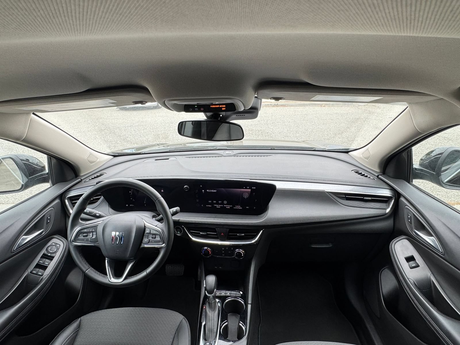 Used 2025 Buick Encore GX Preferred AWD/4WD image 32