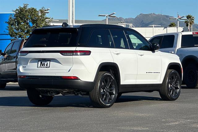 New 2025 Jeep Grand Cherokee Limited w/ Trailer Tow Package image 4
