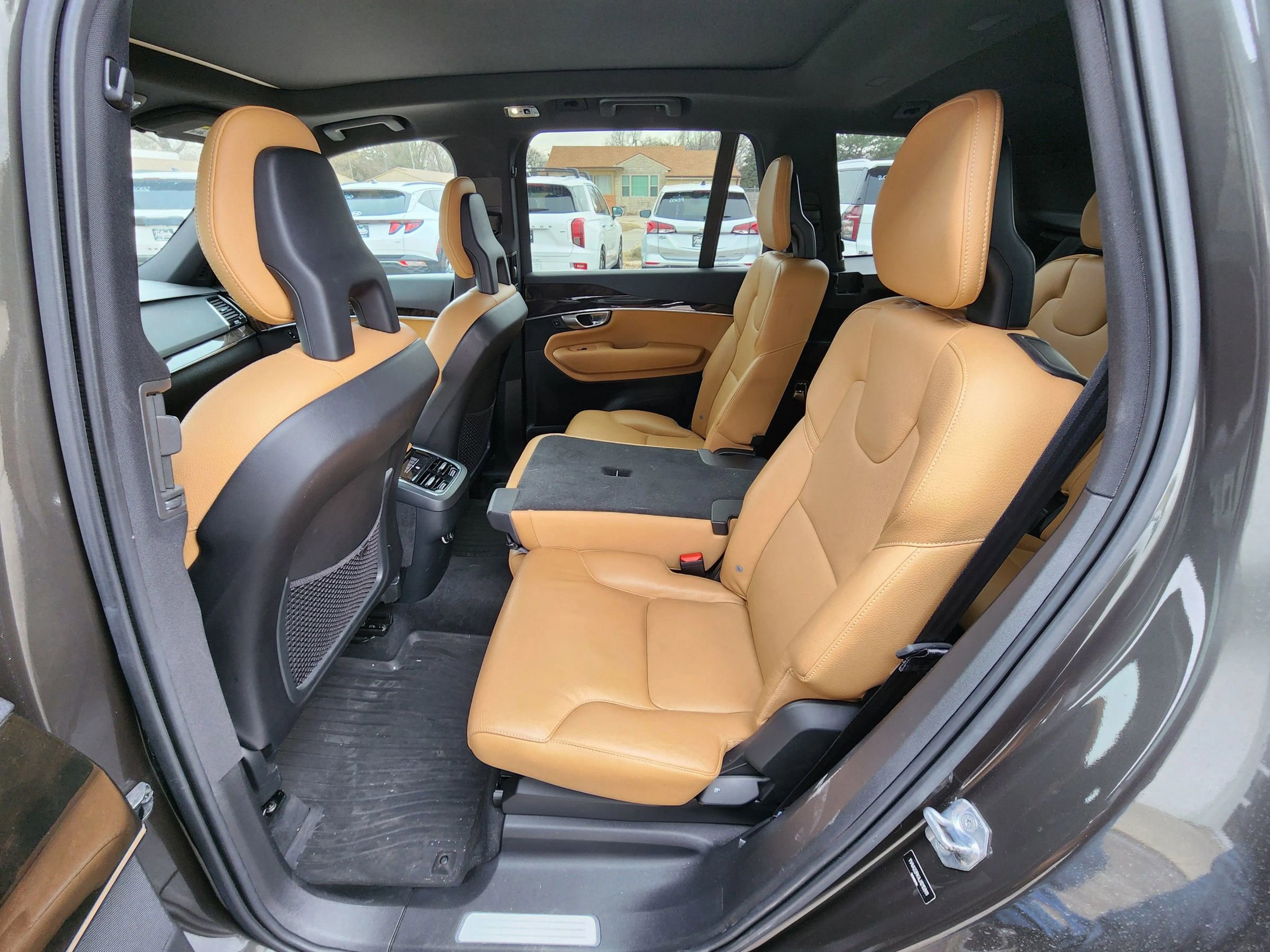 Used 2018 Volvo XC90 T6 Momentum w/ Convenience Package image 17
