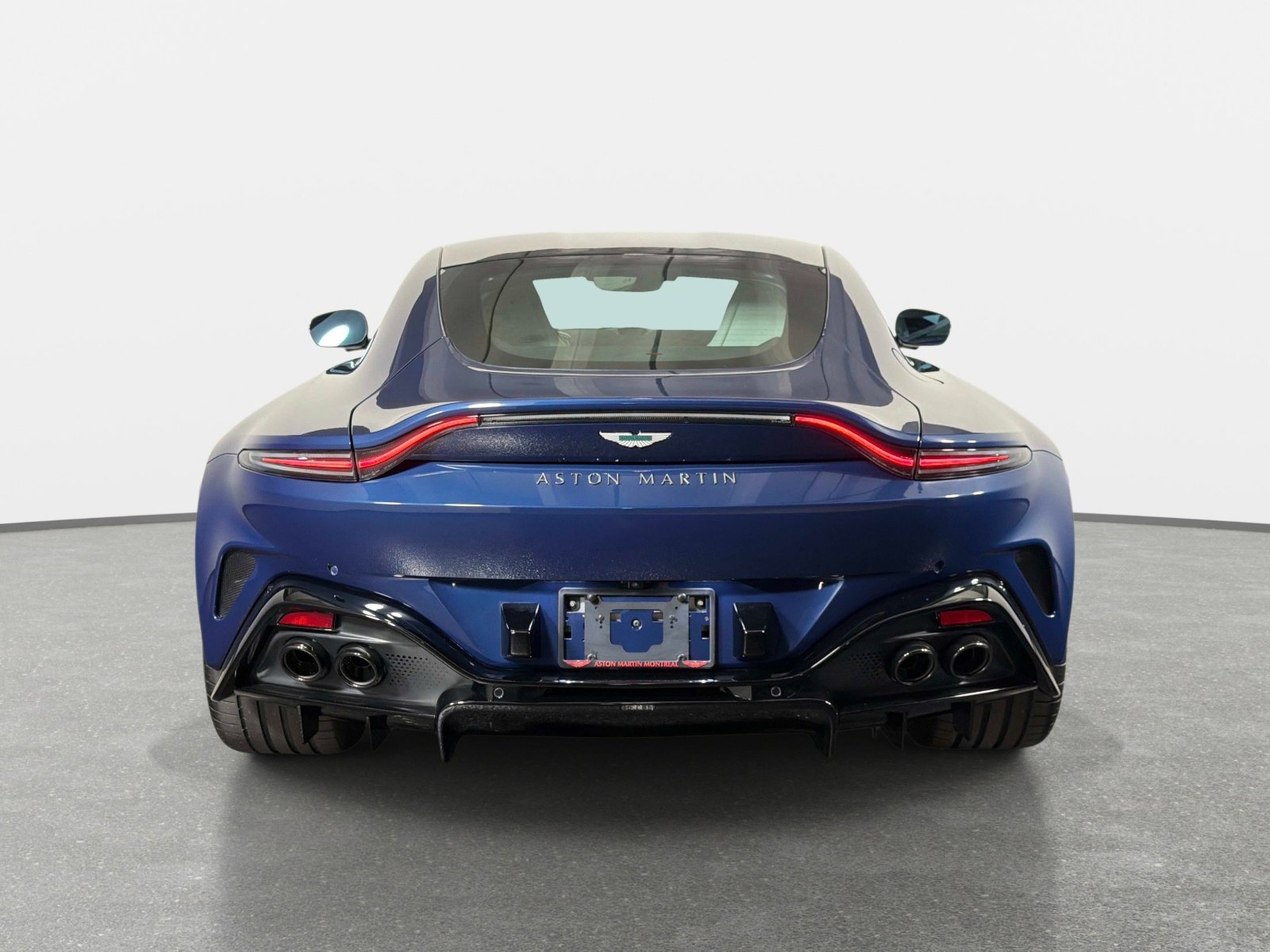 Used 2025 Aston Martin V8 Vantage Coupe RWD image 4