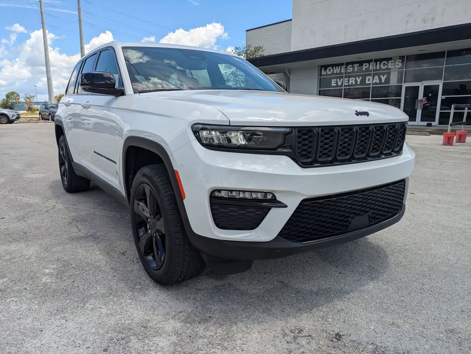 Used 2023 Jeep Grand Cherokee Limited w/ Black Appearance Package RWD image 3