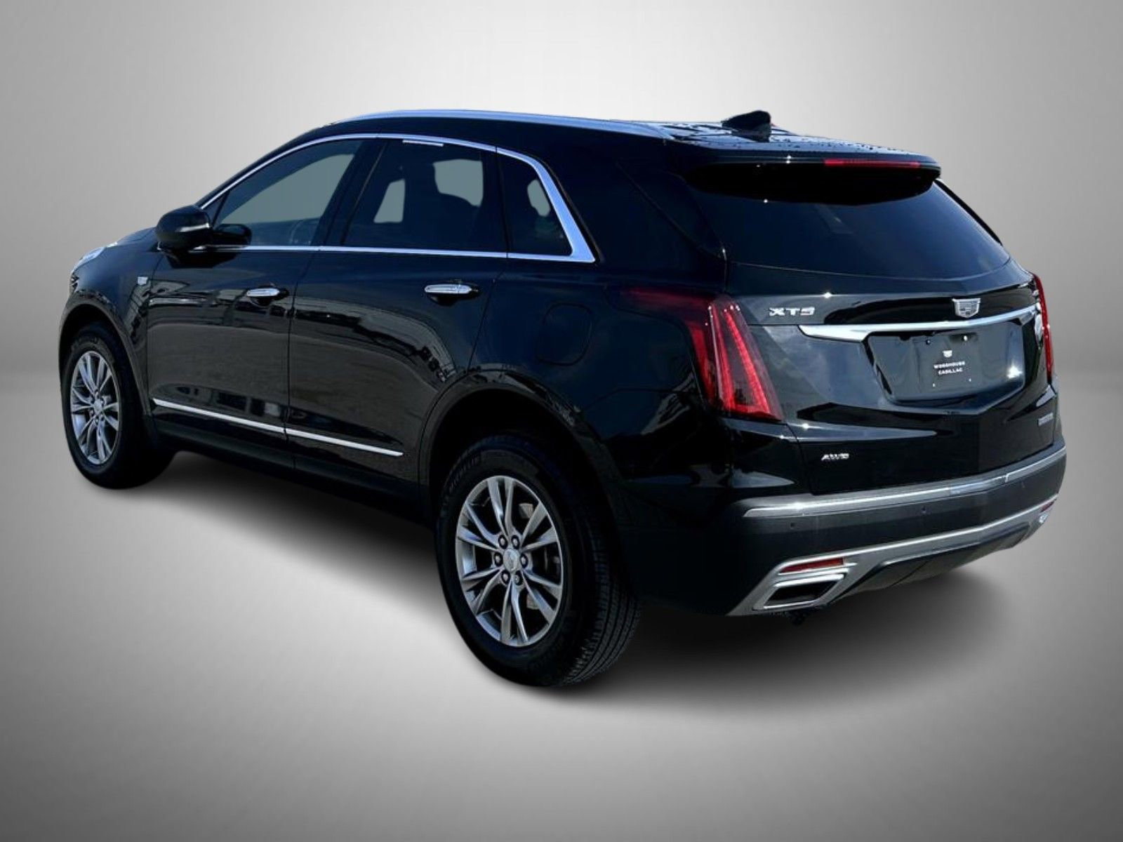 Certified 2023 Cadillac XT5 Premium Luxury w/ LPO, Floor Liner Package AWD/4WD image 7