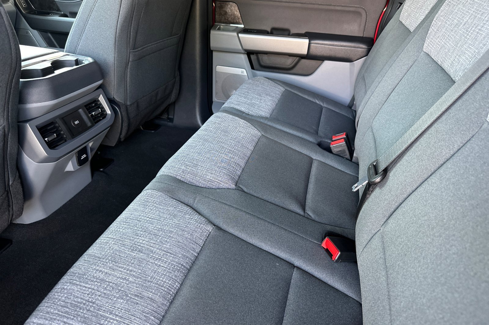 New 2025 Ford F250 XLT w/ Black Appearance Package image 12