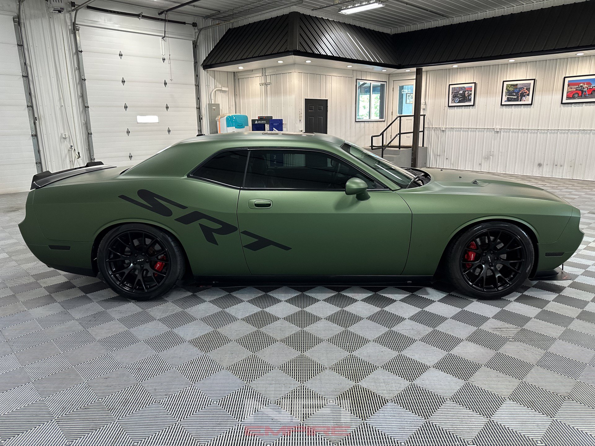 Used 2009 Dodge Challenger SRT8 w/ SRT Option Group II RWD image 7