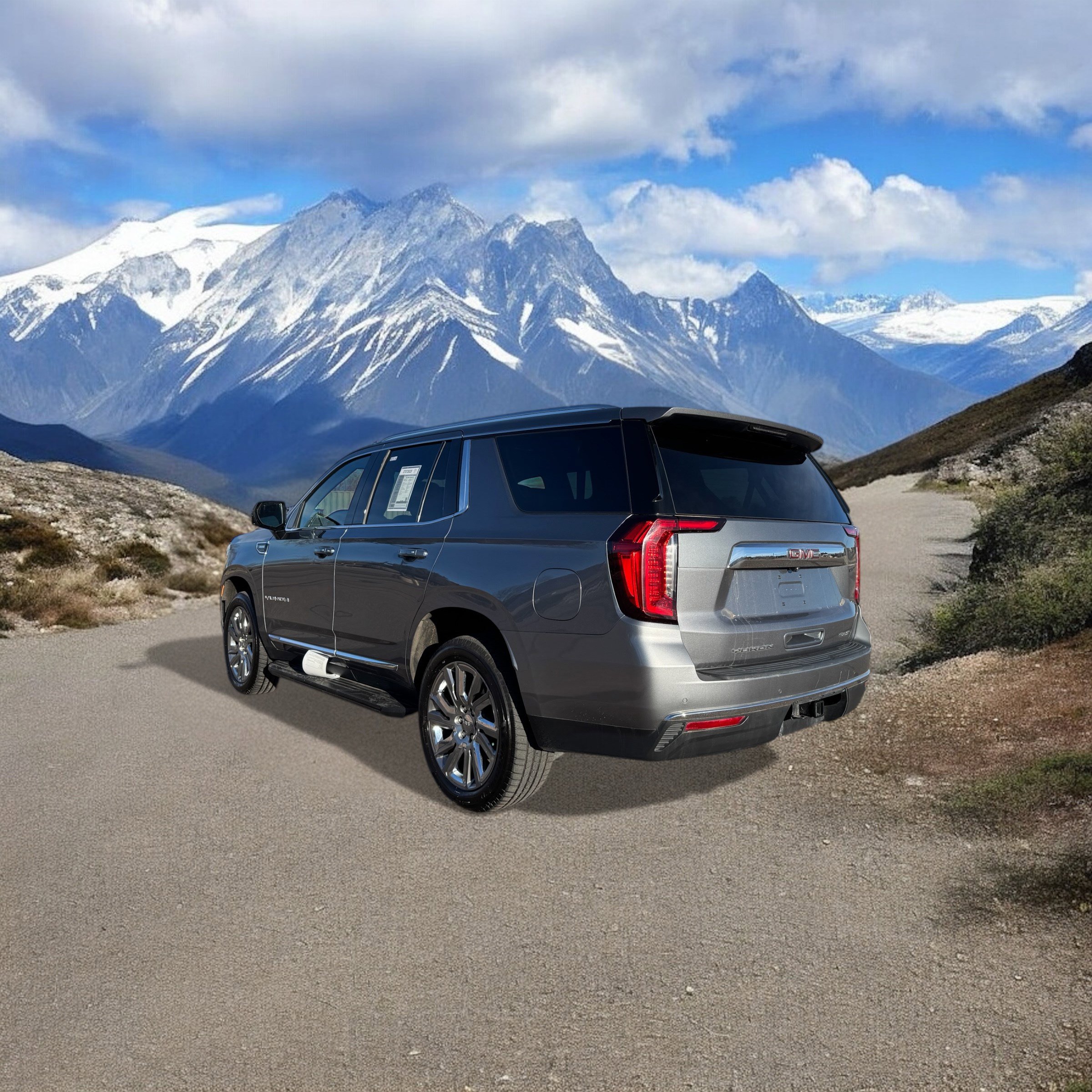 Used 2021 GMC Yukon SLT w/ Rear Media and Nav Package image 3