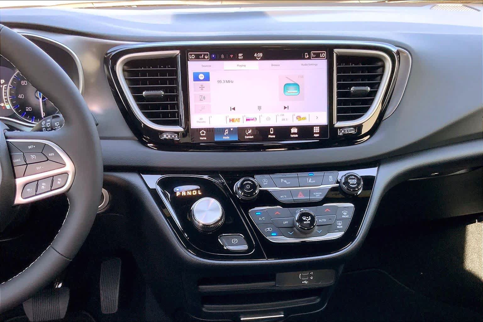 New 2026 Chrysler Voyager LX FWD image 13