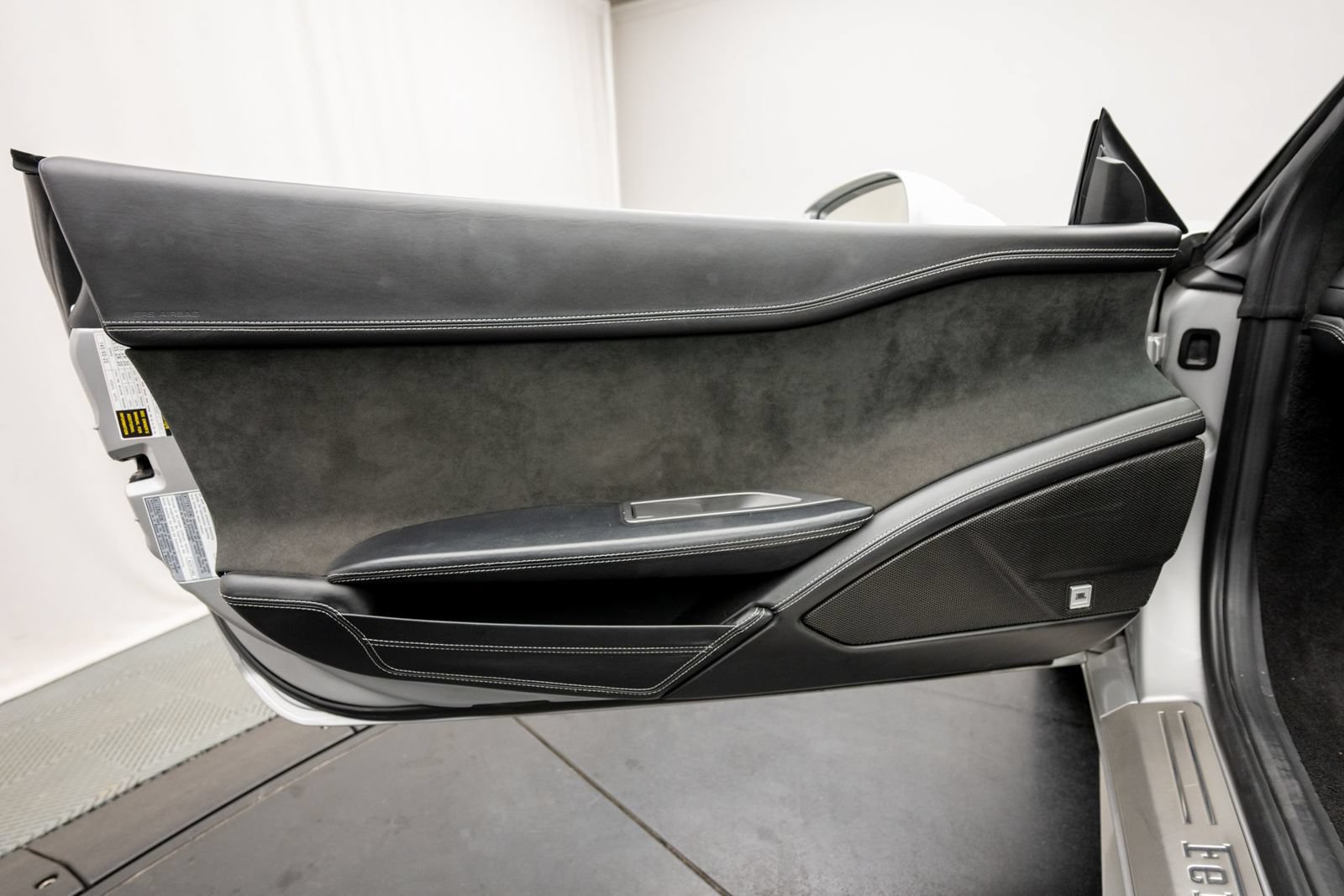 Used 2012 Ferrari 458 Spider RWD image 37
