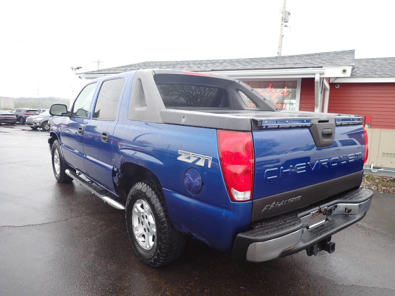 Used 2004 Chevrolet Avalanche Z71 w/ Preferred Equipment Group AWD/4WD image 4