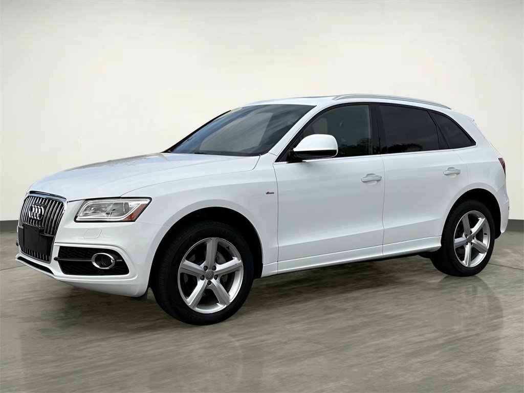 Used 2017 Audi Q5 2.0T Premium Plus w/ Technology Package image 2