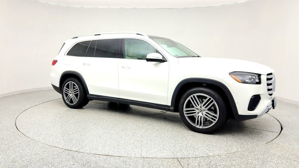 Used 2024 Mercedes-Benz GLS 450 4MATIC image 3