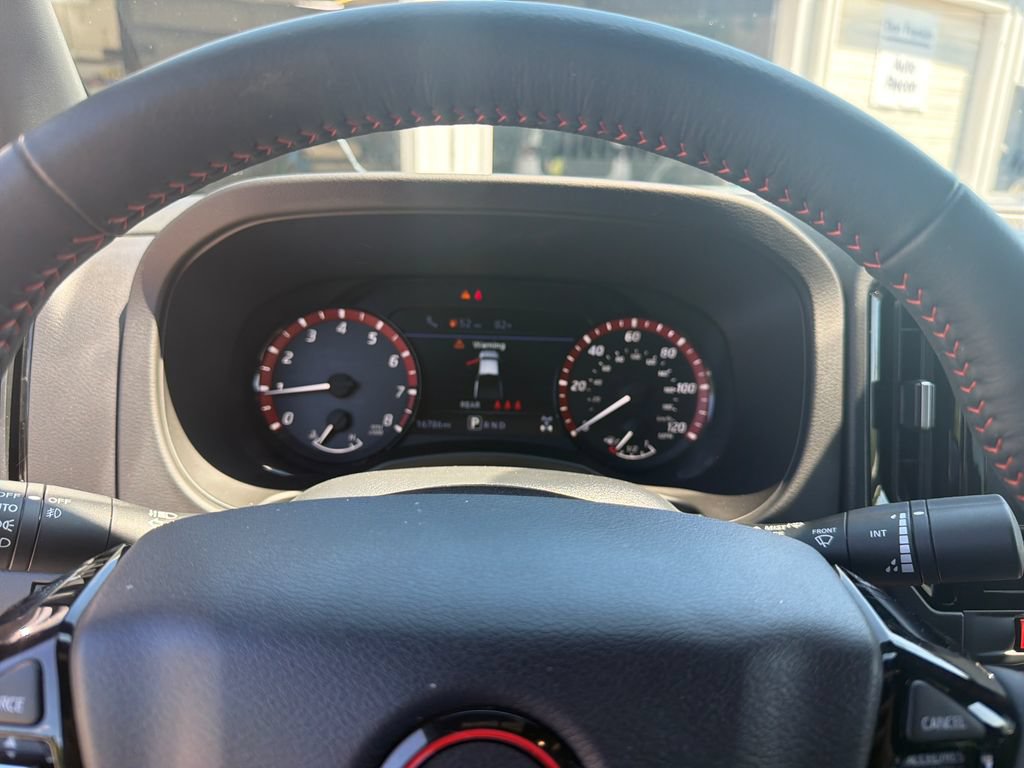 Used 2025 Nissan Frontier PRO-4X w/ Pro Convenience Package AWD/4WD image 18