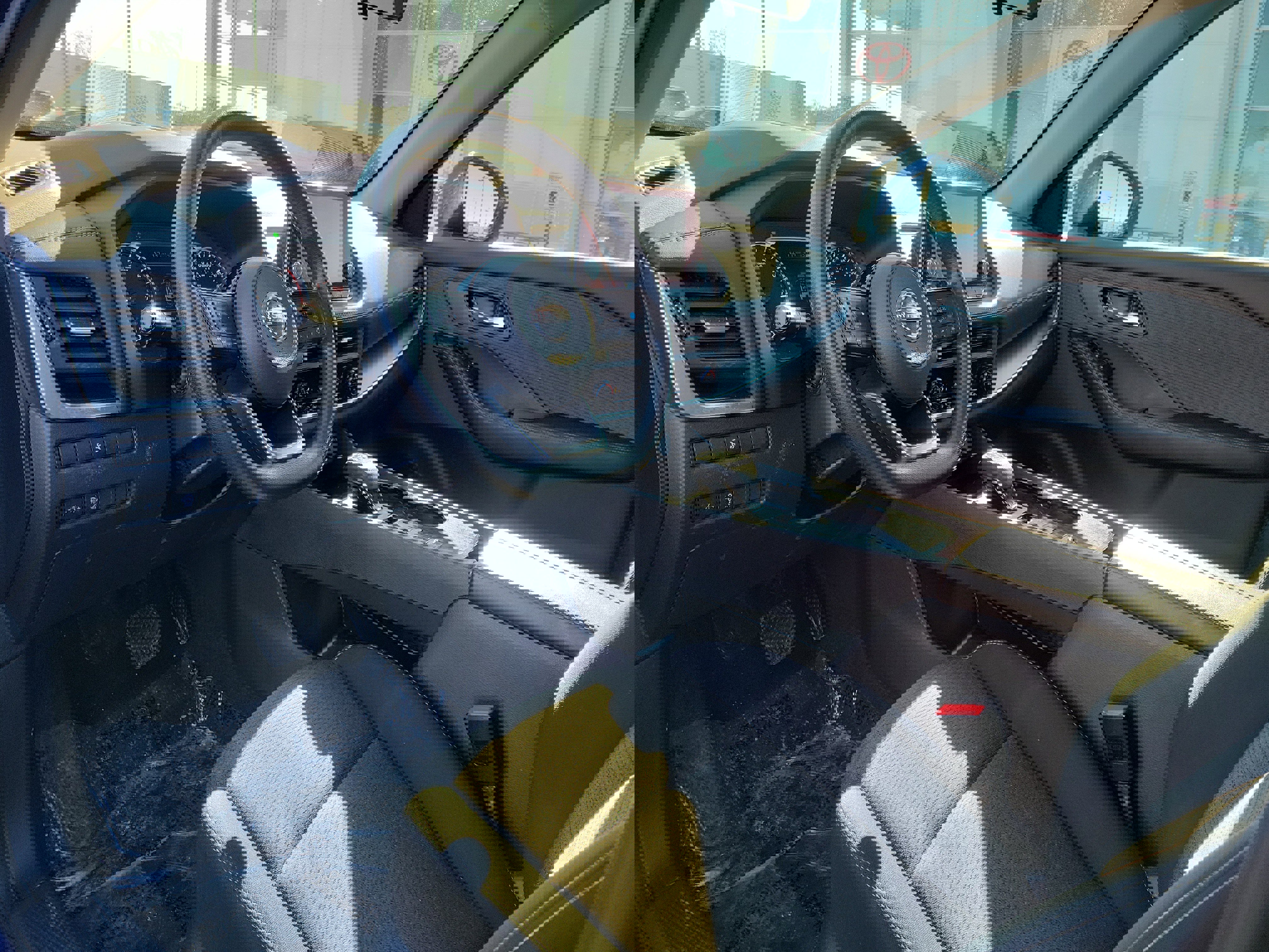 Used 2023 Nissan Rogue SV image 19