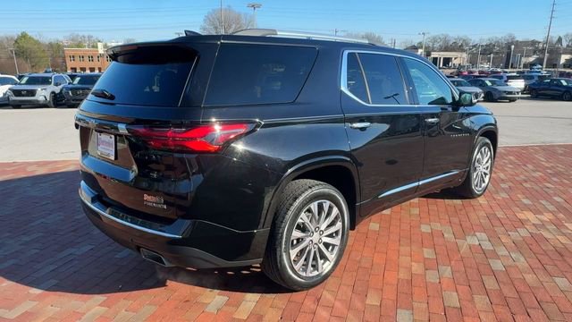 Used 2023 Chevrolet Traverse Premier image 2