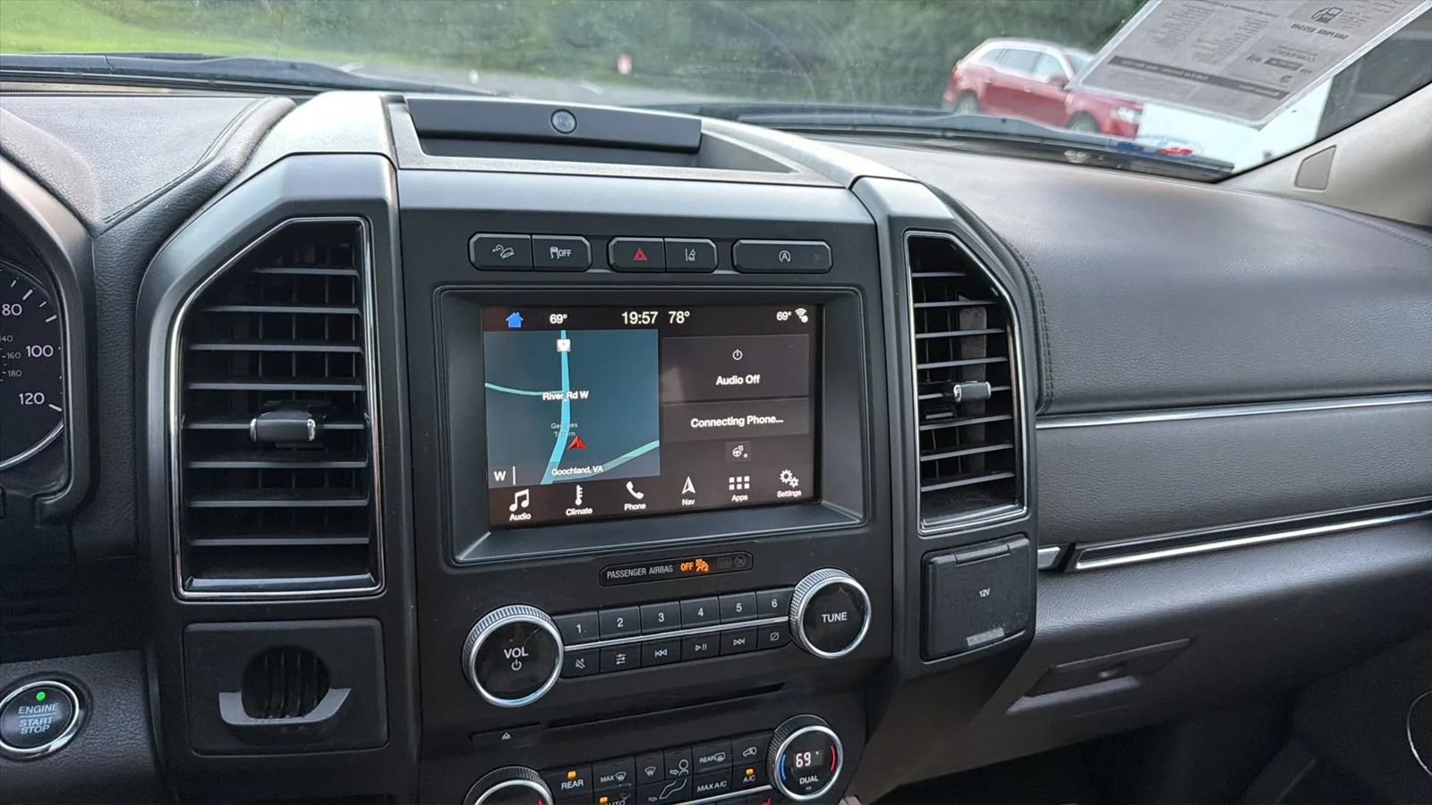 Used 2018 Ford Expedition Limited w/ Equipment Group 301A AWD/4WD image 26