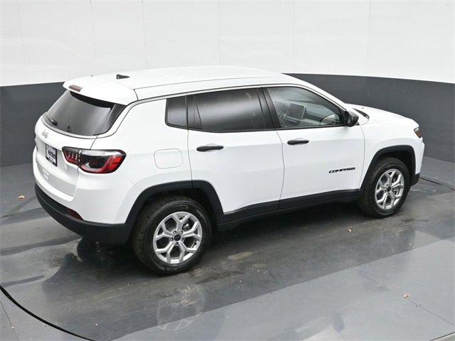 Used 2025 Jeep Compass Sport image 29