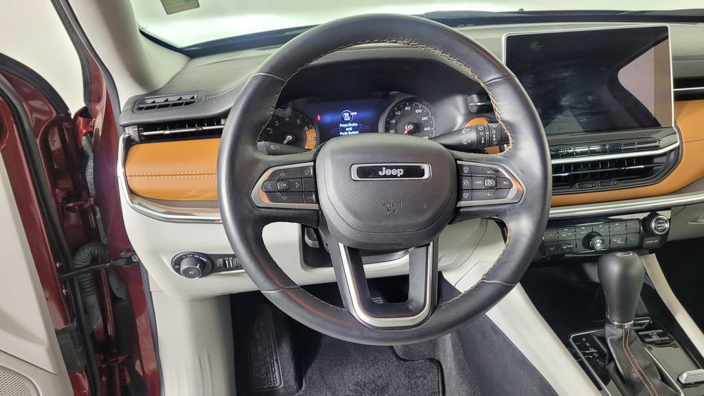 Used 2022 Jeep Compass Limited image 16