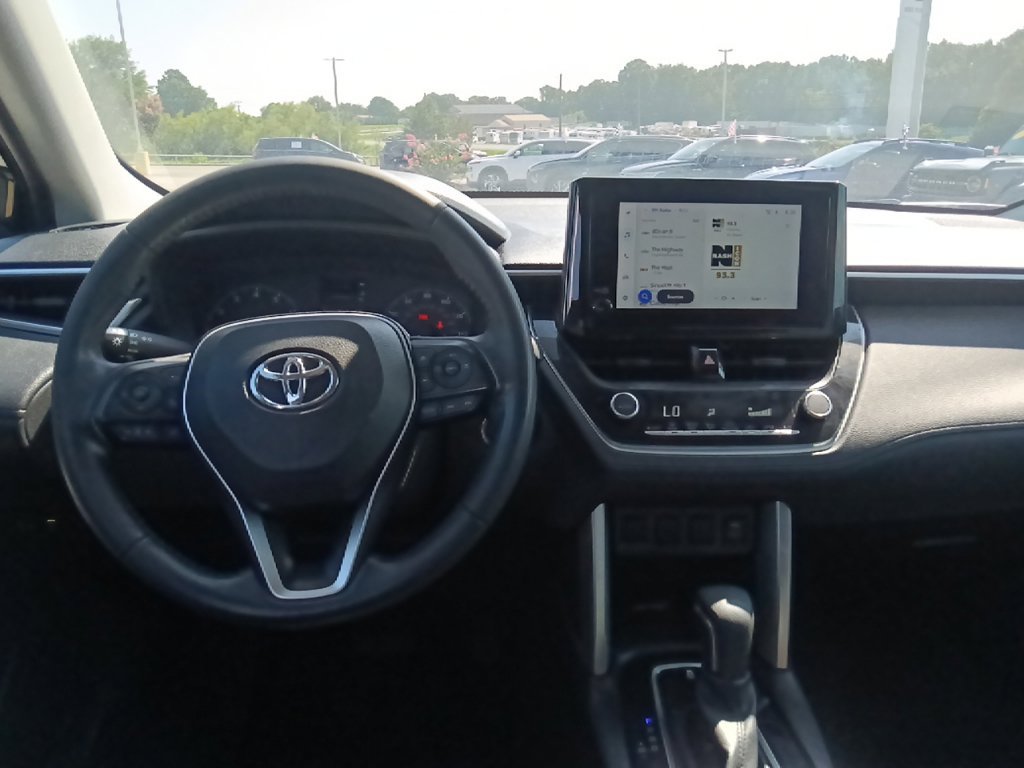 Used 2023 Toyota Corolla Cross LE FWD image 27