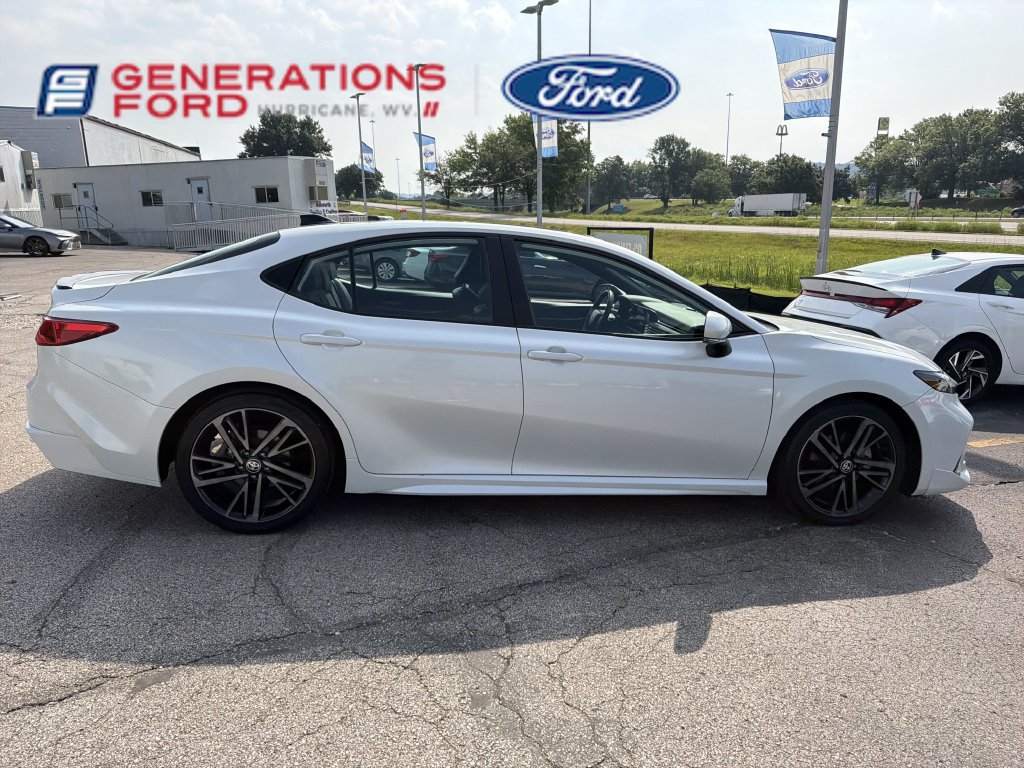 Used 2025 Toyota Camry XSE FWD image 5