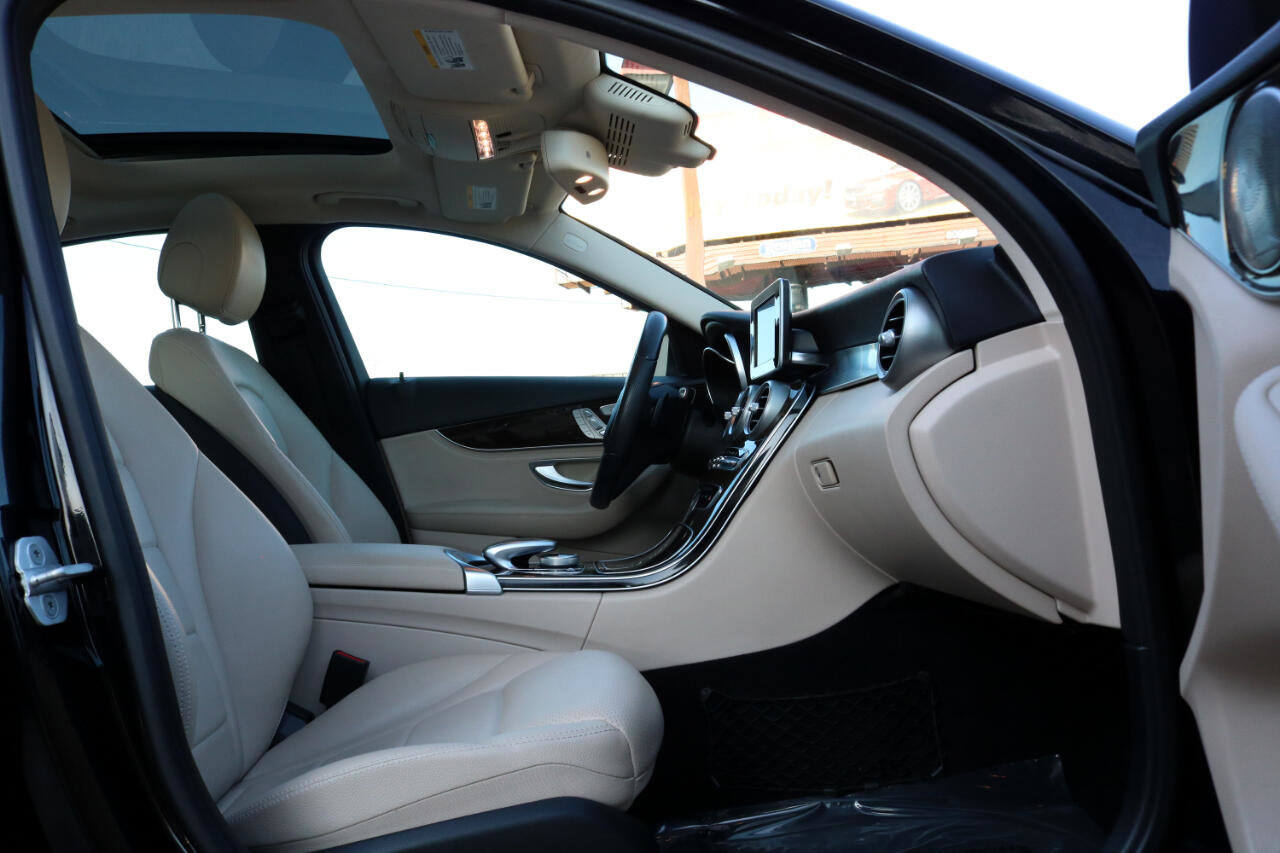 Used 2015 Mercedes-Benz C 300 4MATIC Sedan image 39
