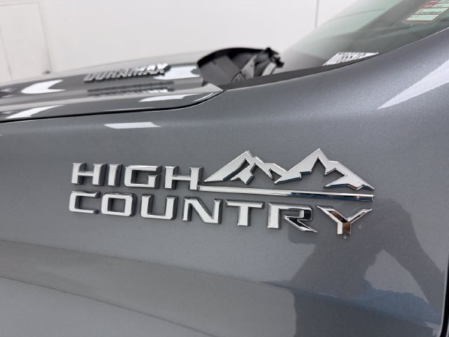 Used 2021 Chevrolet Silverado 1500 High Country w/ Technology Package AWD/4WD image 8