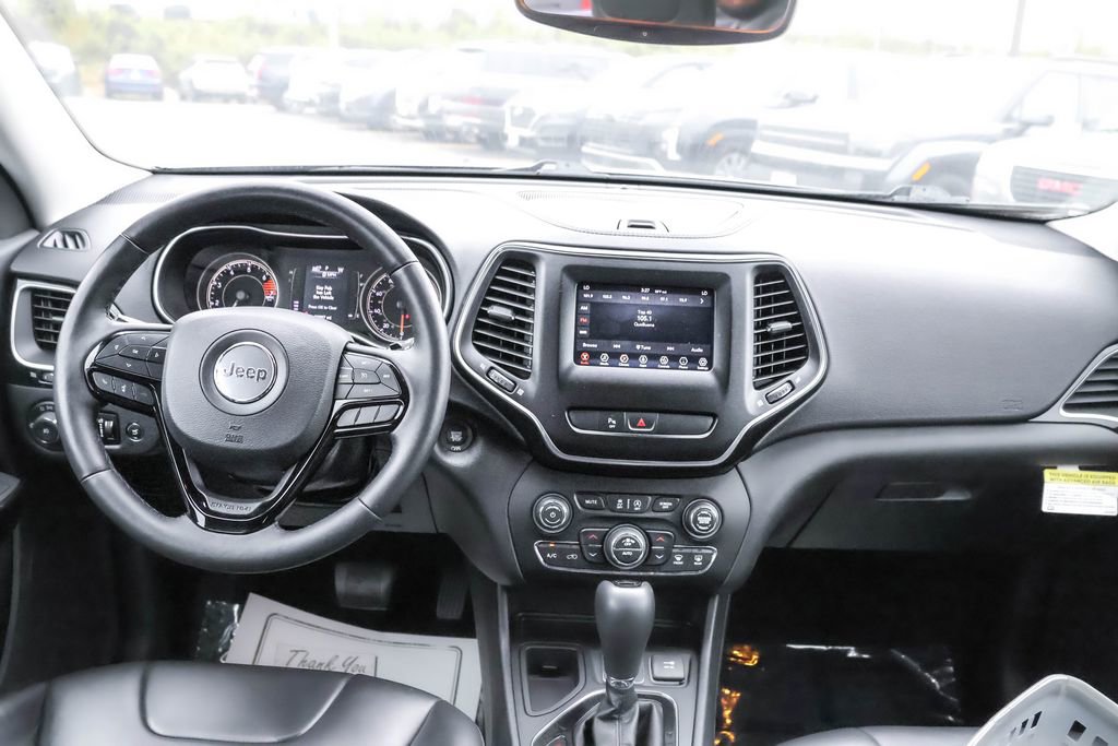Used 2019 Jeep Cherokee Latitude Plus FWD image 29