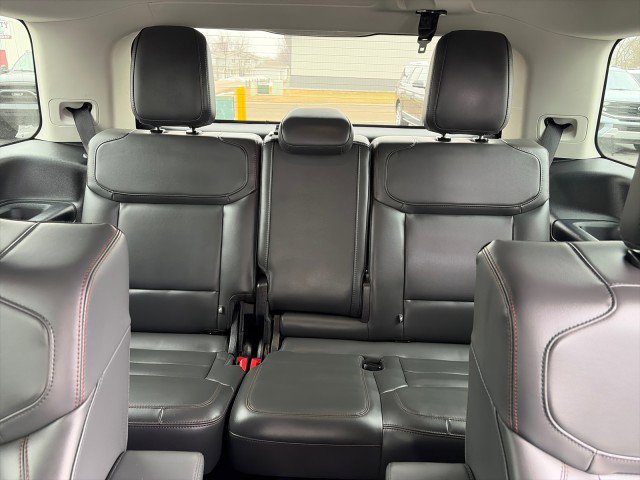 Used 2025 Ford Expedition Active image 28