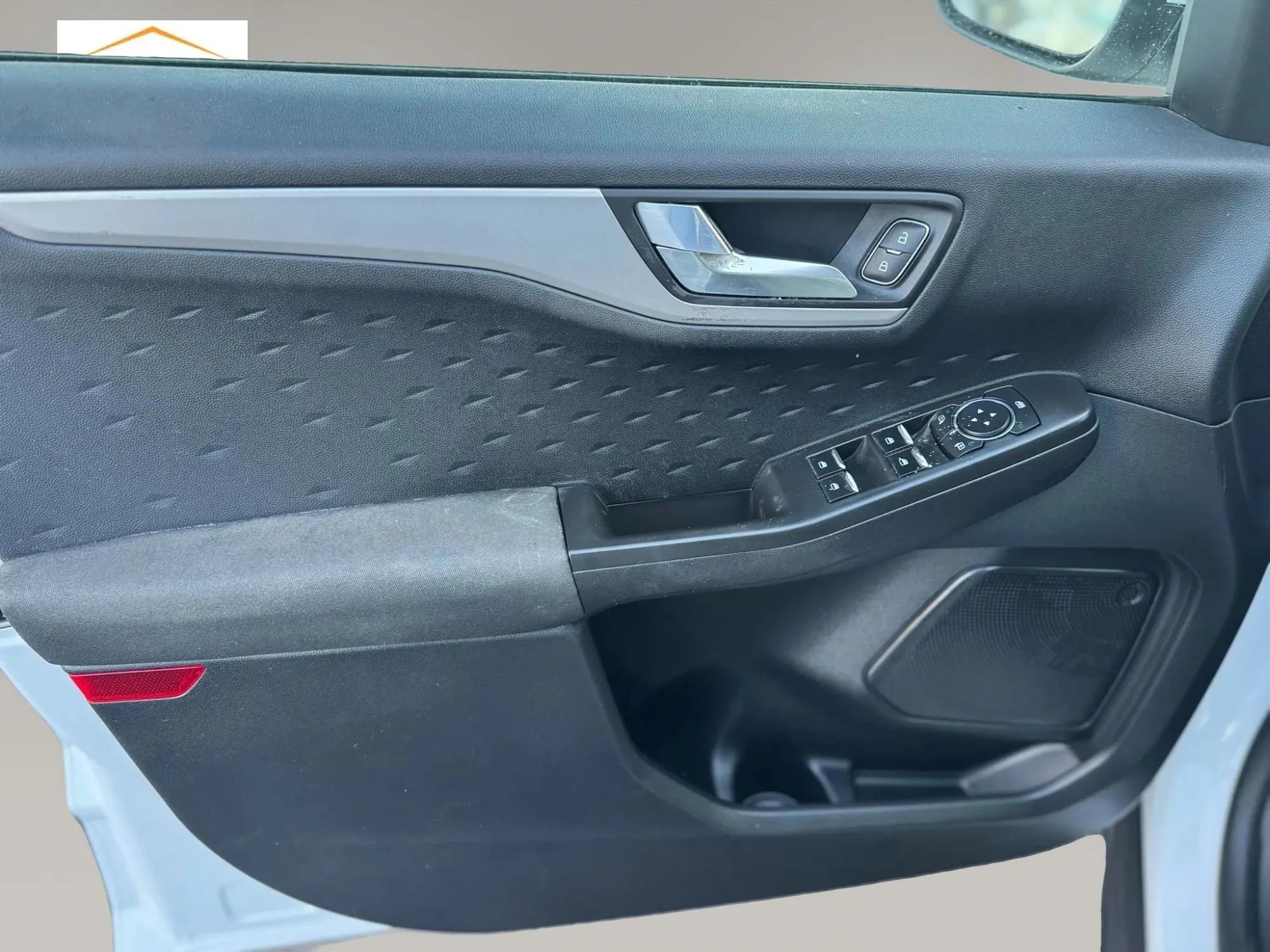 Used 2020 Ford Escape SE image 9