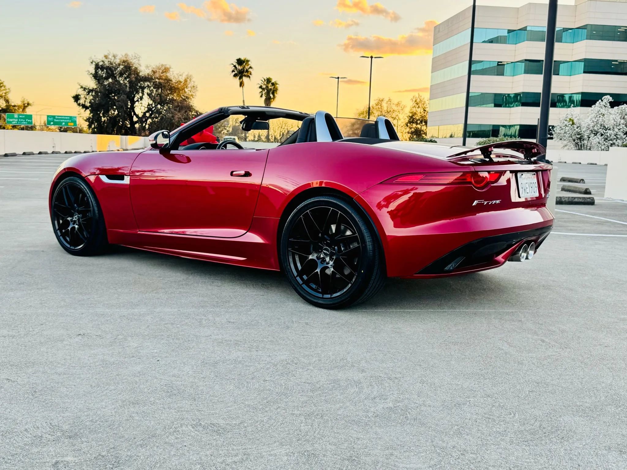 Used 2017 Jaguar F-TYPE S image 16