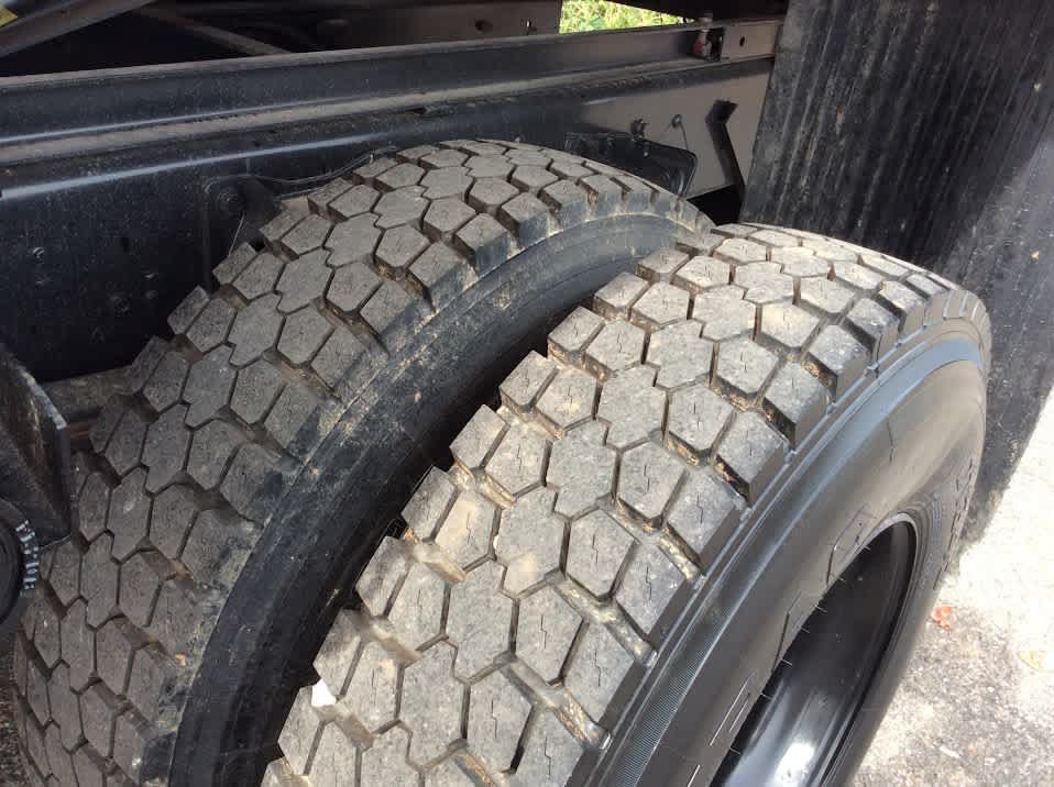 Used 2013 Ford F750 2WD Regular Cab Super Duty image 10