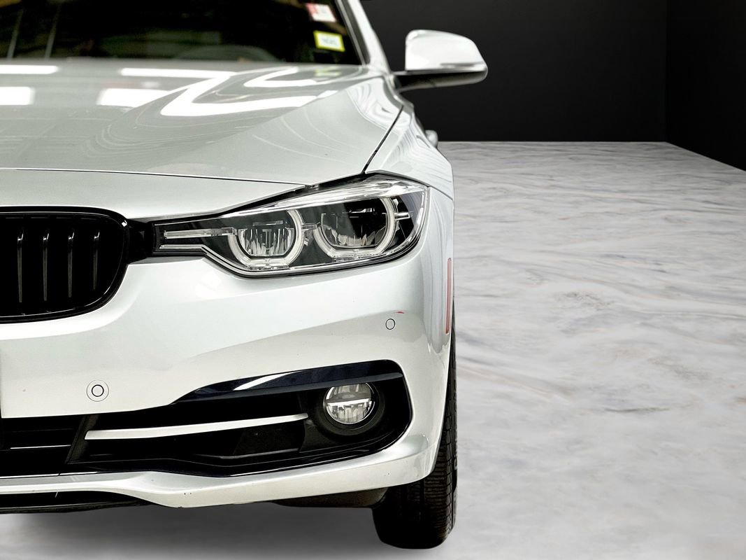 Used 2018 BMW 330i xDrive Wagon image 9