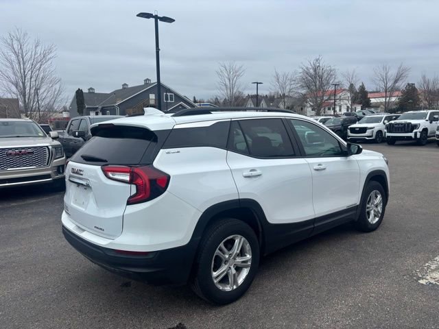 Used 2023 GMC Terrain SLE w/ Driver Convenience Package image 6