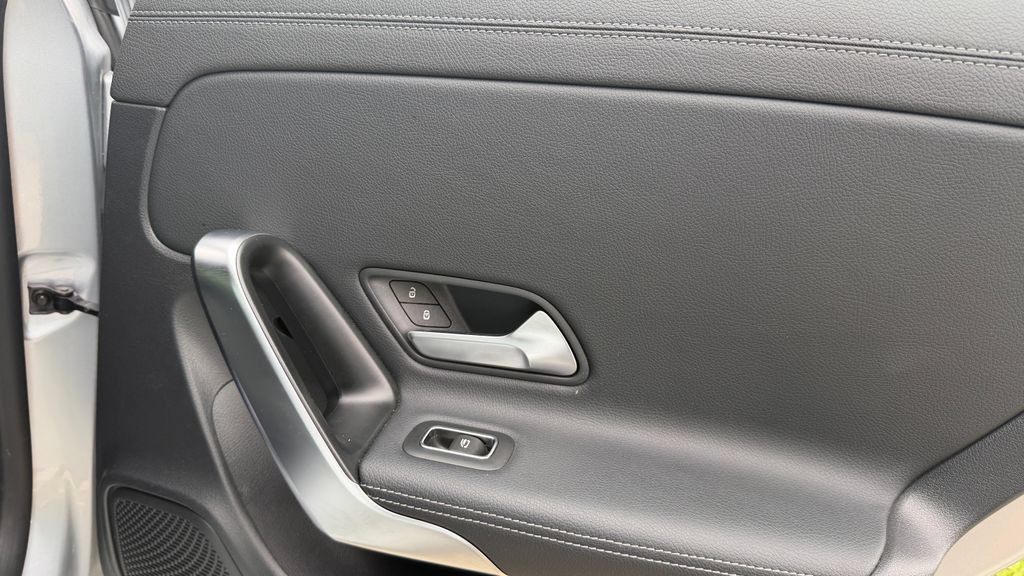 Used 2025 Mercedes-Benz CLA 250 image 25