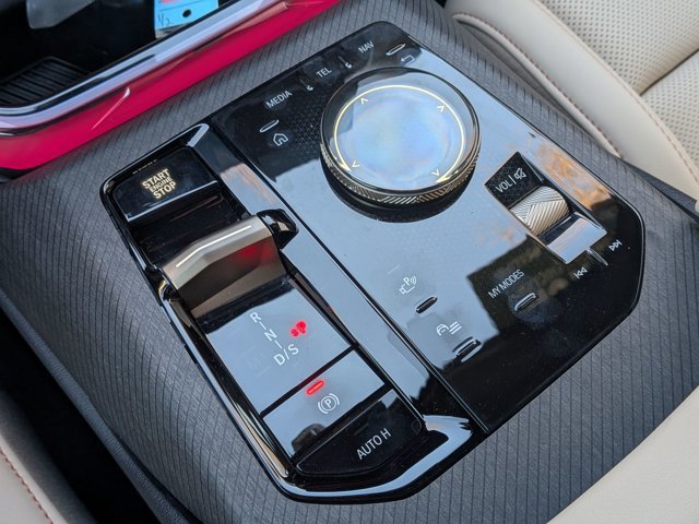 Used 2025 BMW X3 xDrive30i w/ Premium Package image 13