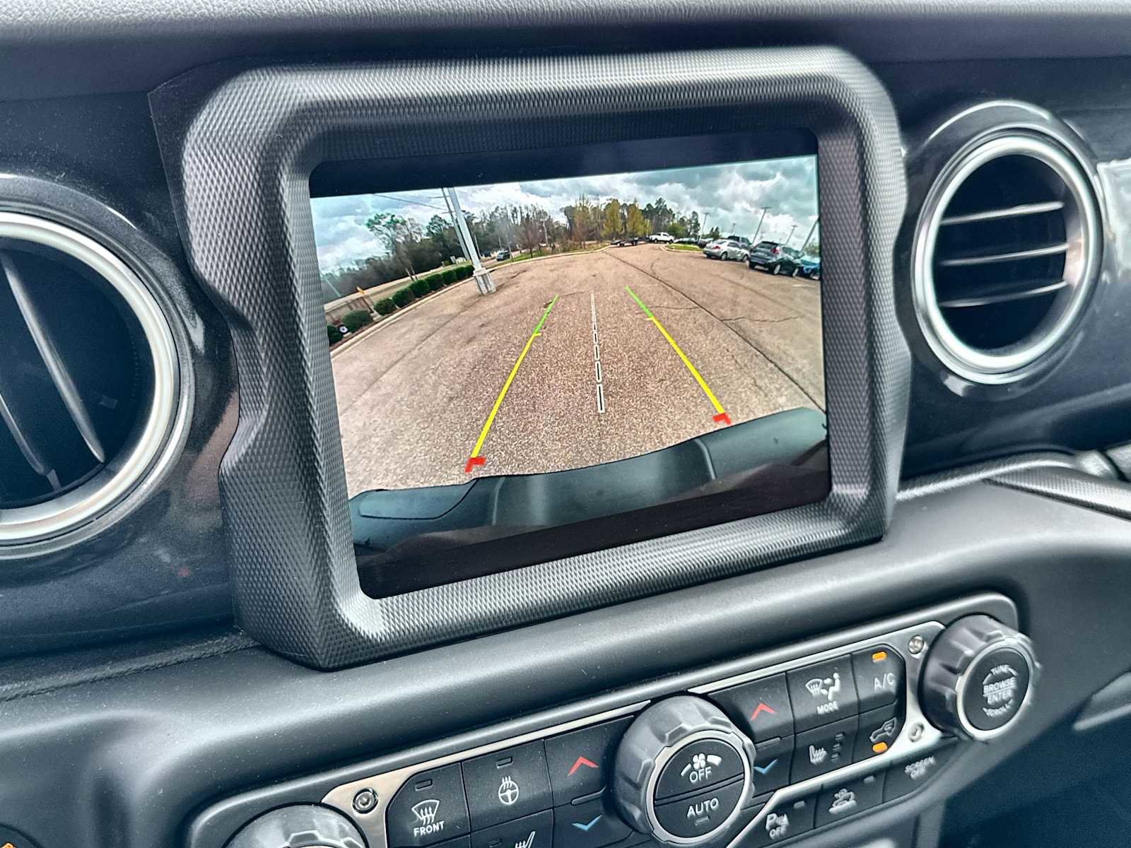 Used 2023 Jeep Wrangler Unlimited Rubicon 392 image 33