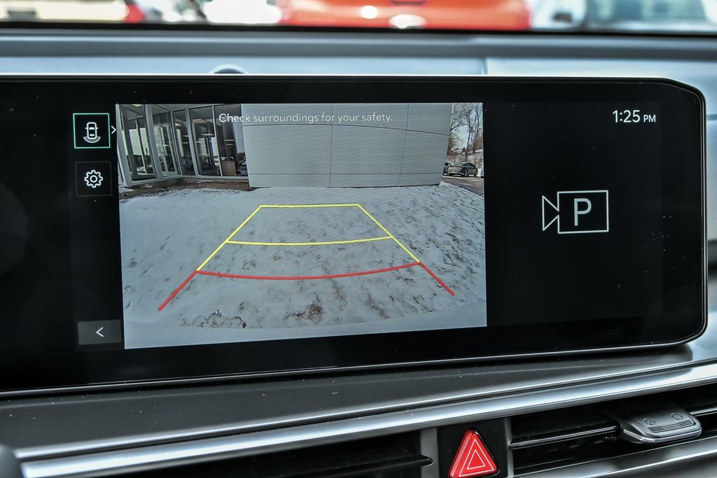 Used 2025 Kia Sorento LX image 21