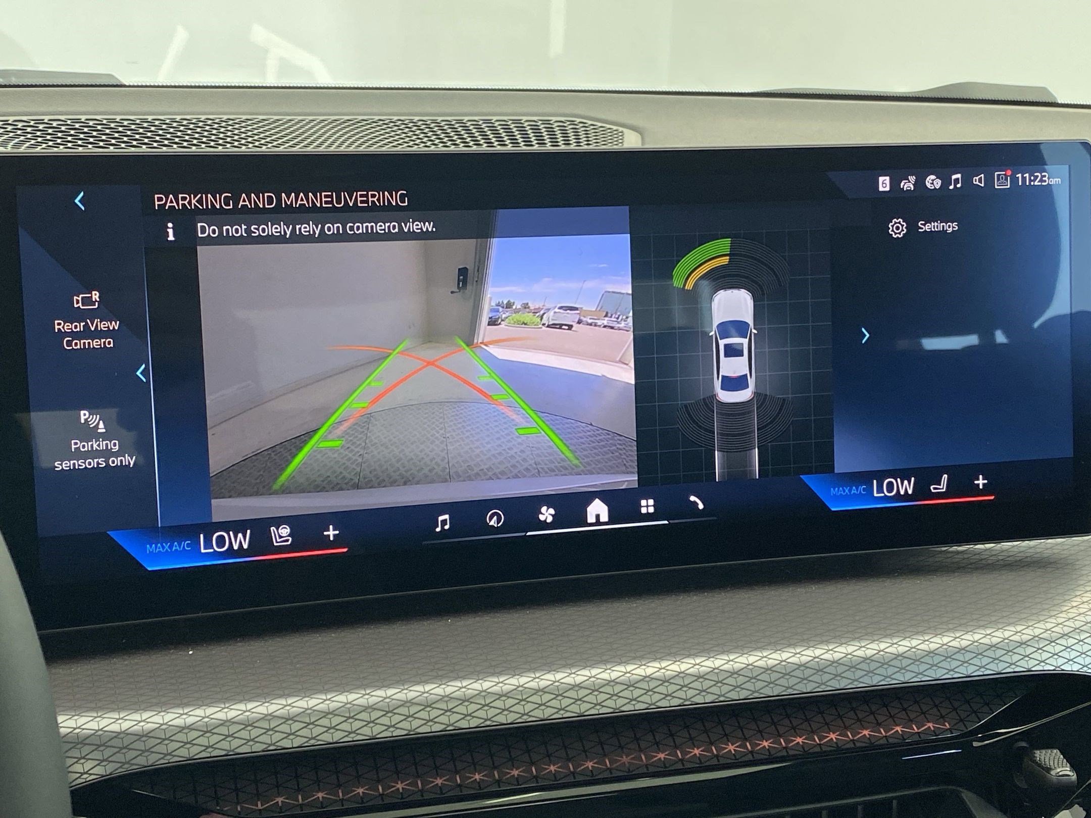 Used 2025 BMW 330i xDrive Sedan w/ M Sport Package image 24