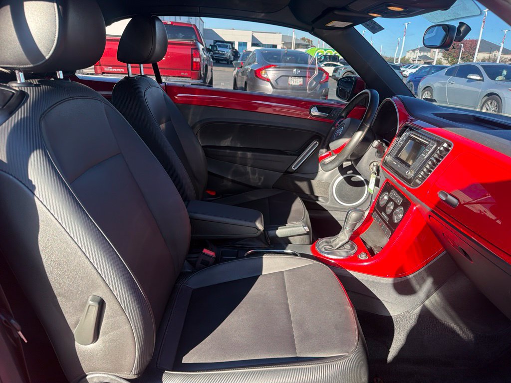 Used 2019 Volkswagen Beetle 2.0T SE FWD image 36