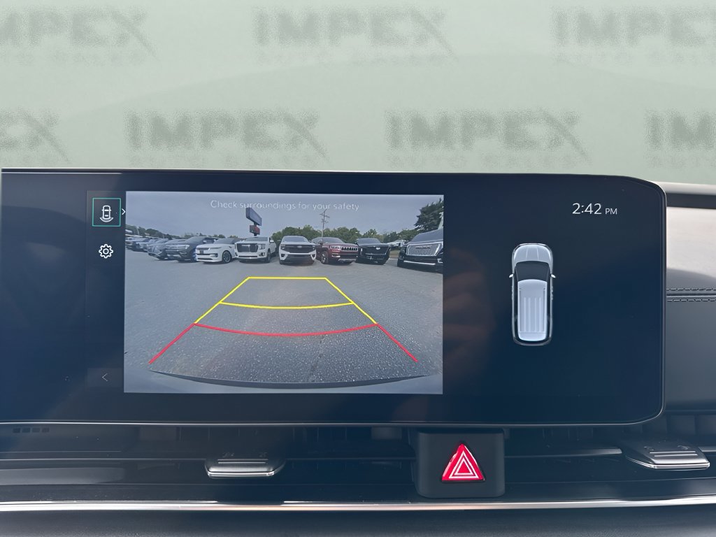 Used 2025 Kia Carnival EX FWD image 21