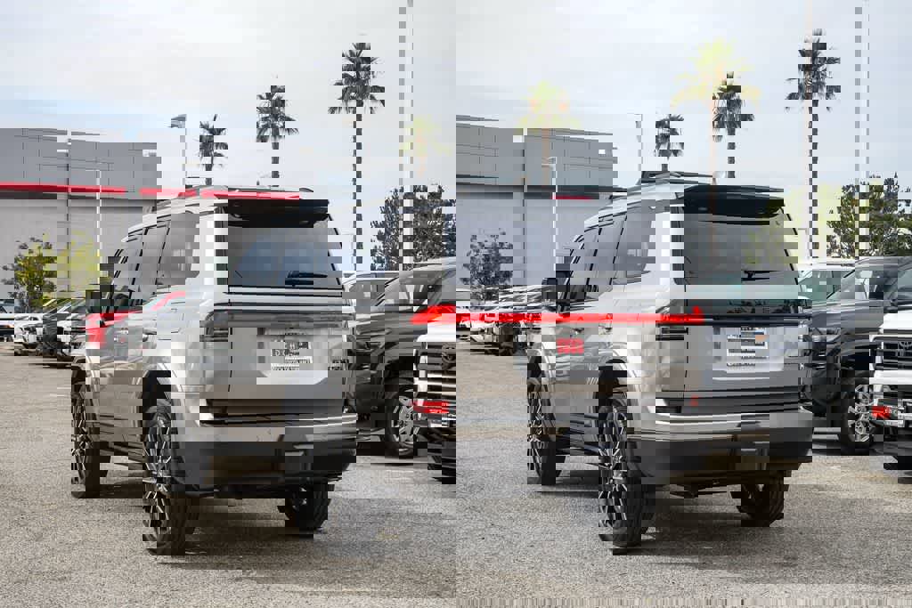 Used 2024 Lexus GX 550 w/ Accessory Package (2T) AWD/4WD image 9