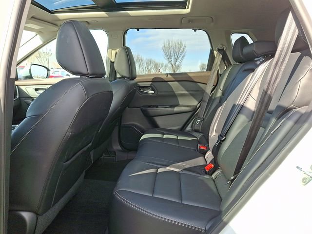 Used 2022 Nissan Rogue SL w/ SL Premium Package image 10