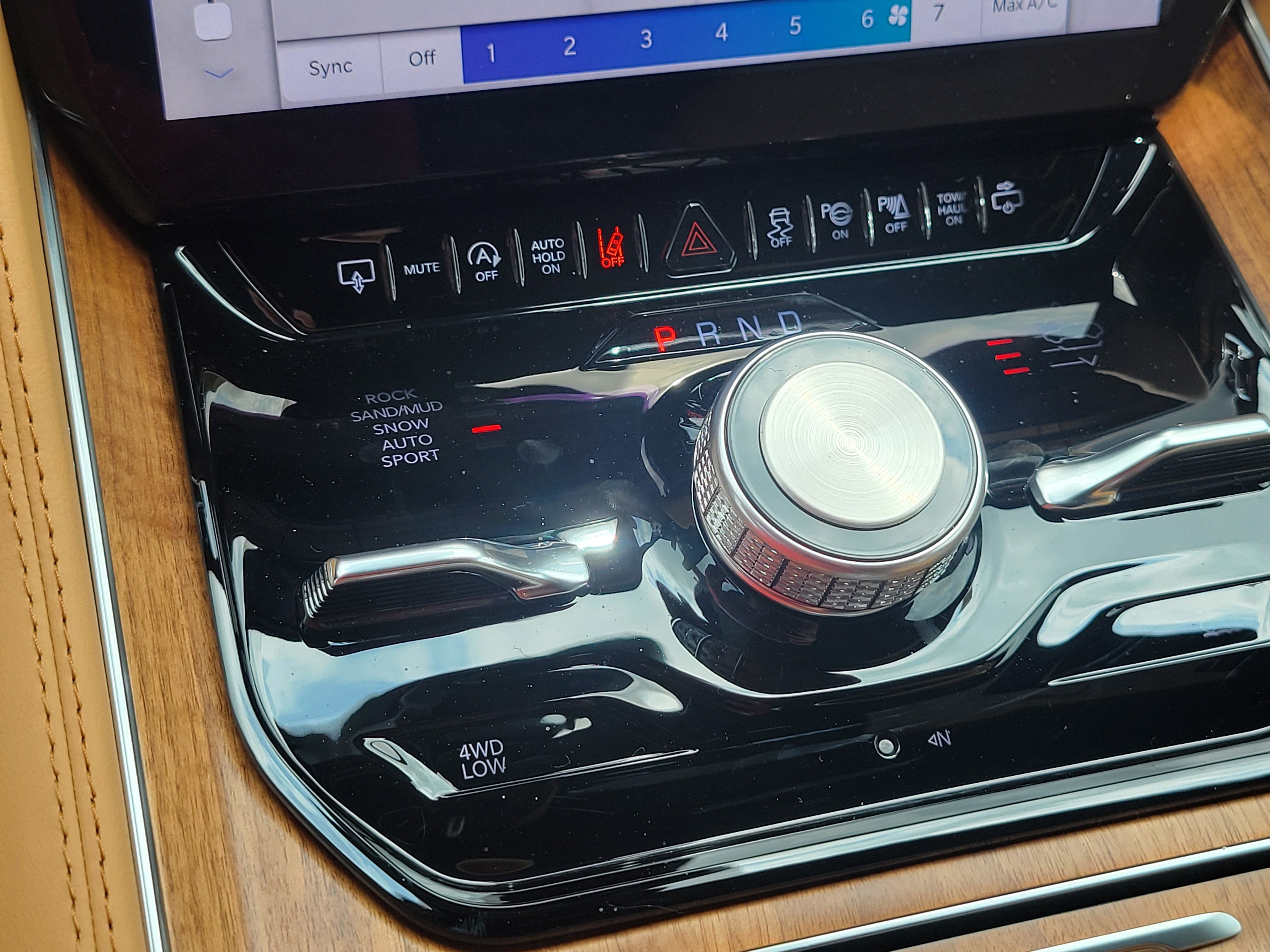 New 2025 Jeep Grand Wagoneer Series III w/ Rear Seat Video Group 1 image 28