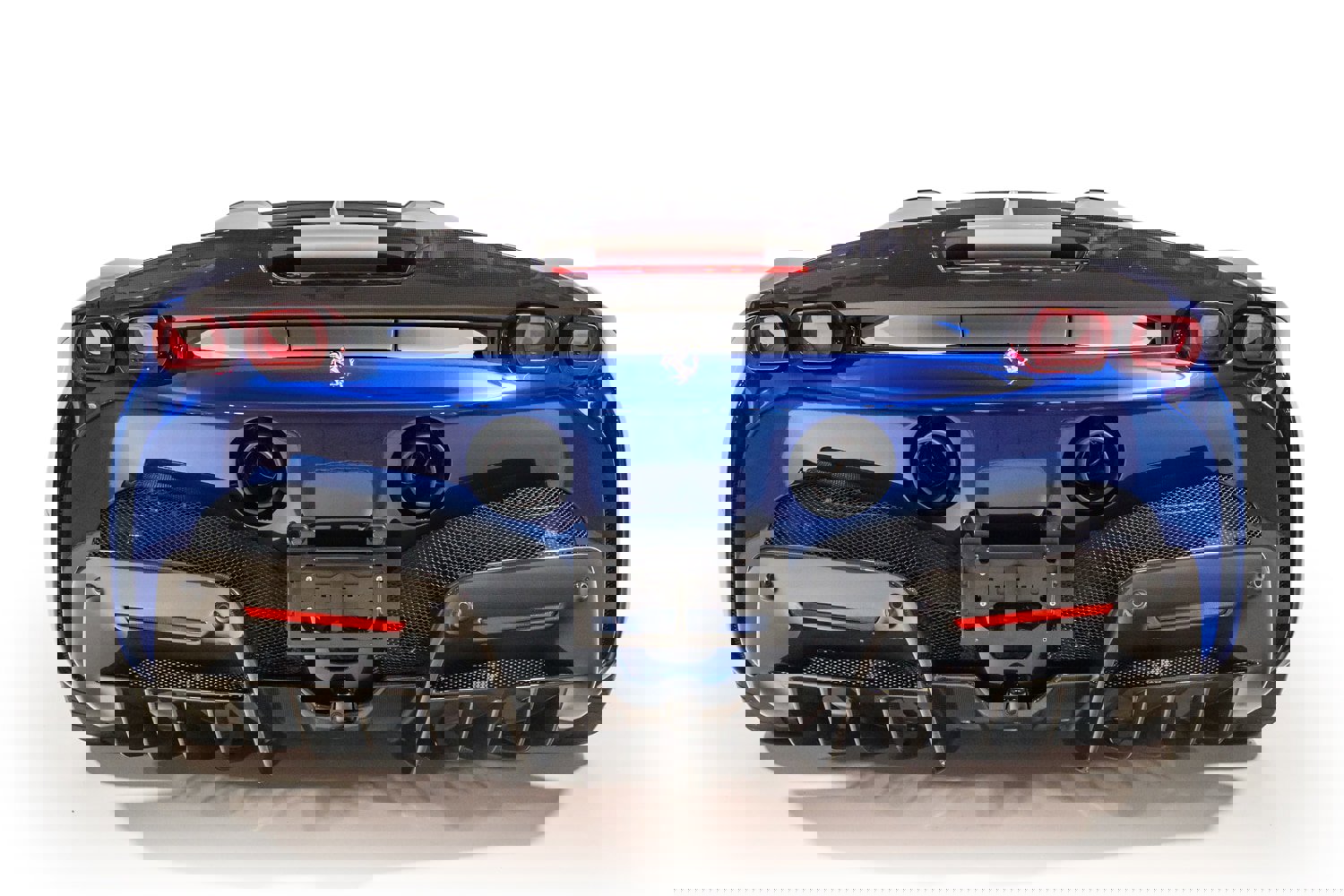 Used 2022 Ferrari SF90 Spider image 6