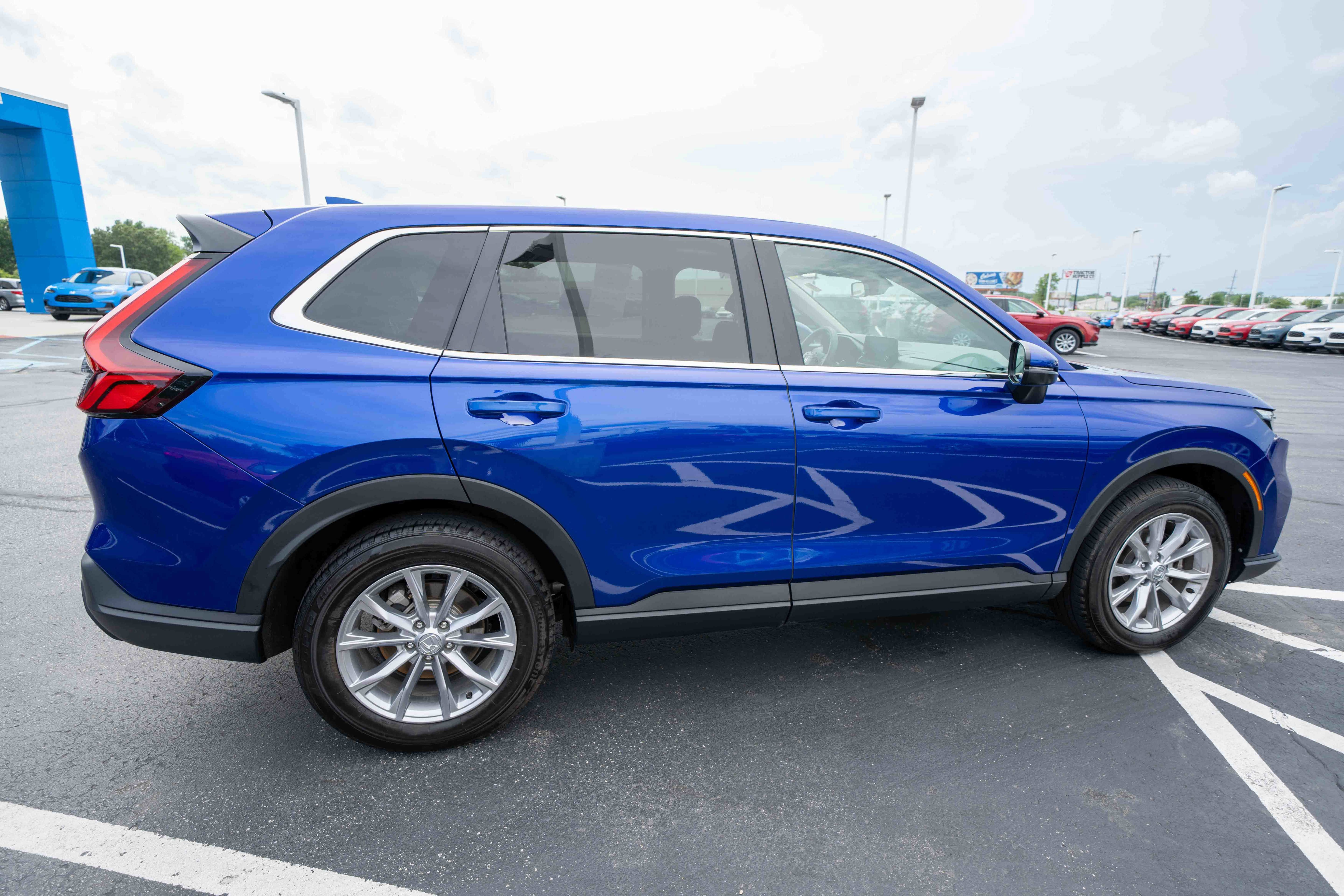 Used 2024 Honda CR-V EX image 6