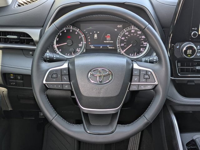 Used 2023 Toyota Highlander XLE AWD/4WD image 21