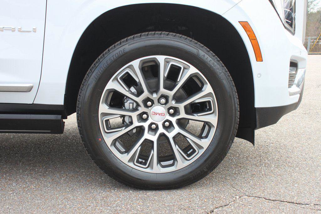 New 2026 GMC Yukon Denali w/ Denali Reserve Package image 4