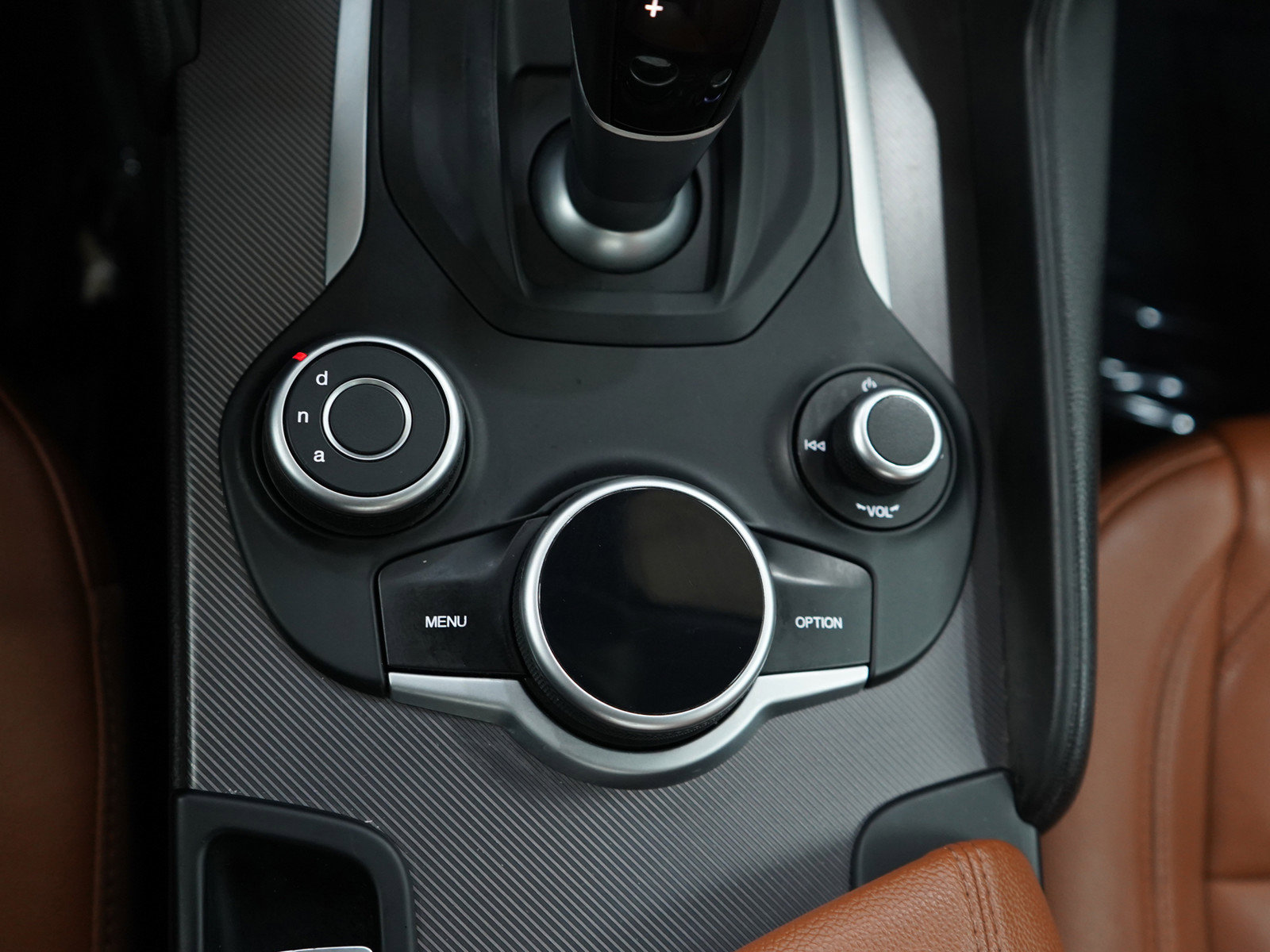 Used 2018 Alfa Romeo Giulia AWD image 23