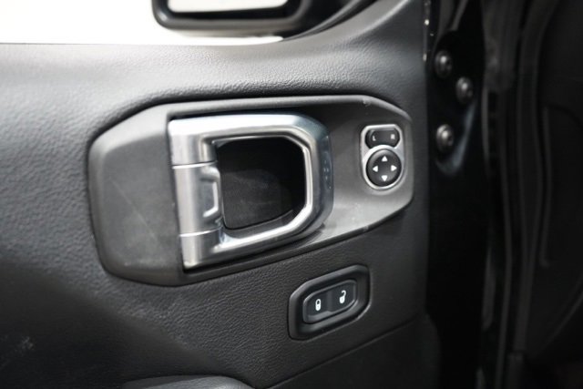 Used 2023 Jeep Wrangler Unlimited Sahara image 16