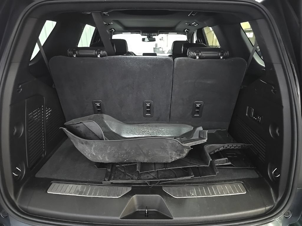 Used 2021 Chevrolet Tahoe RST w/ Luxury Package AWD/4WD image 11
